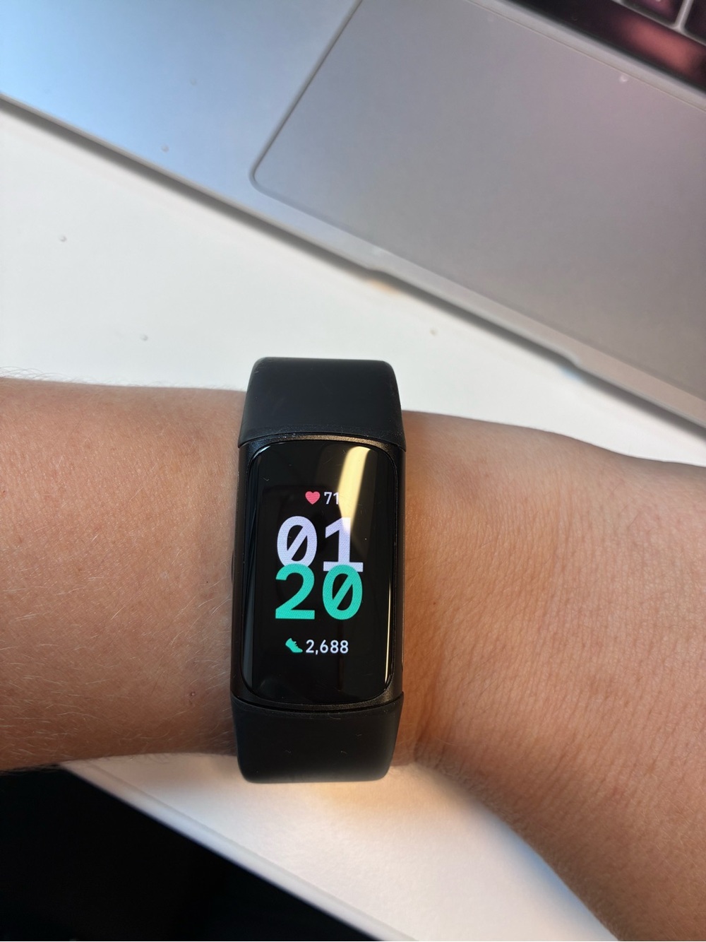 Fitbit Charge 6 – Black (Like New)